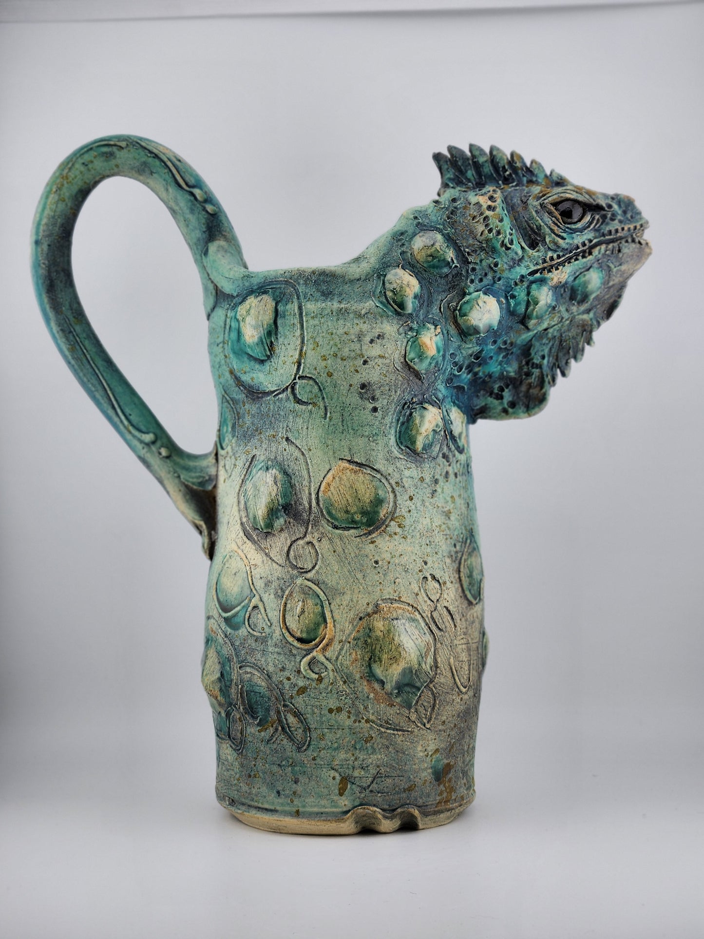 Iguana Pitcher