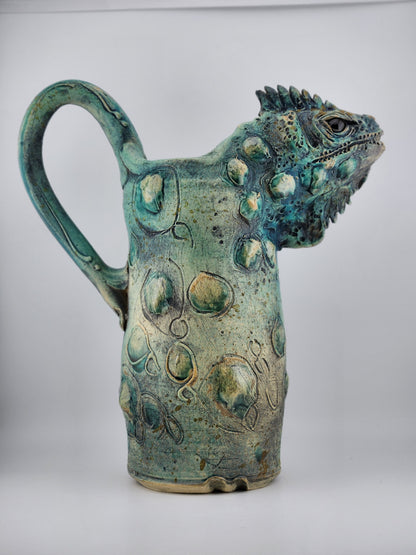 Iguana Pitcher