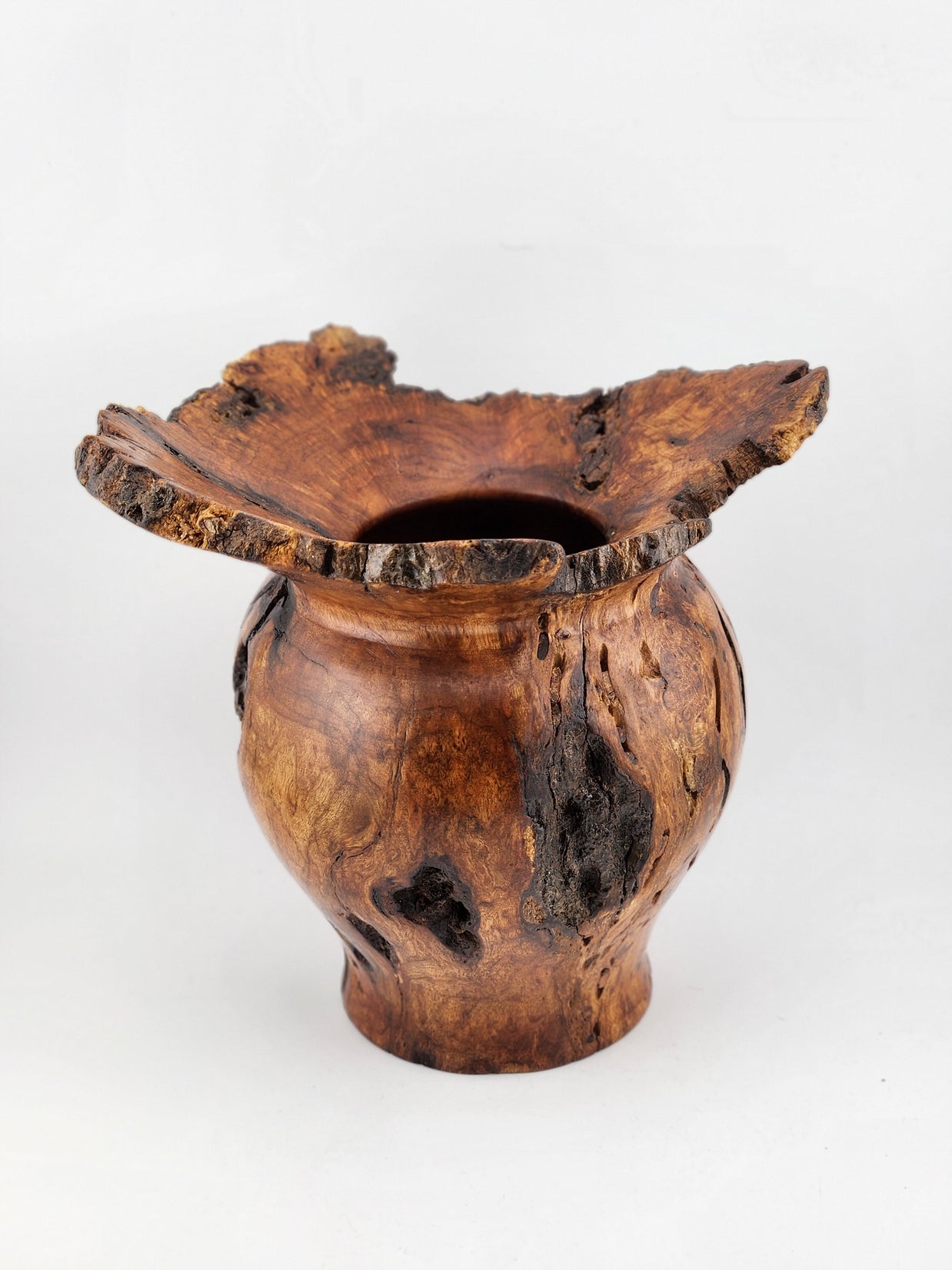 76 Cherry Vase Burl