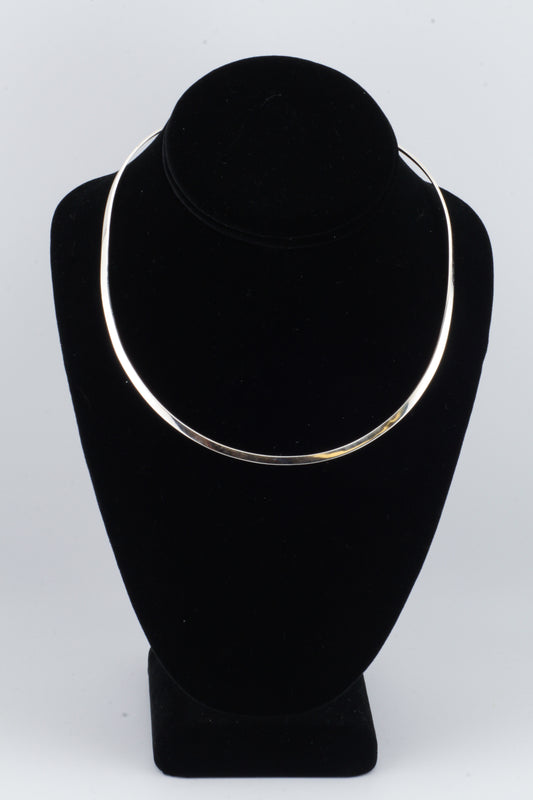 Collar with Latch