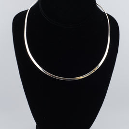 Collar with Latch