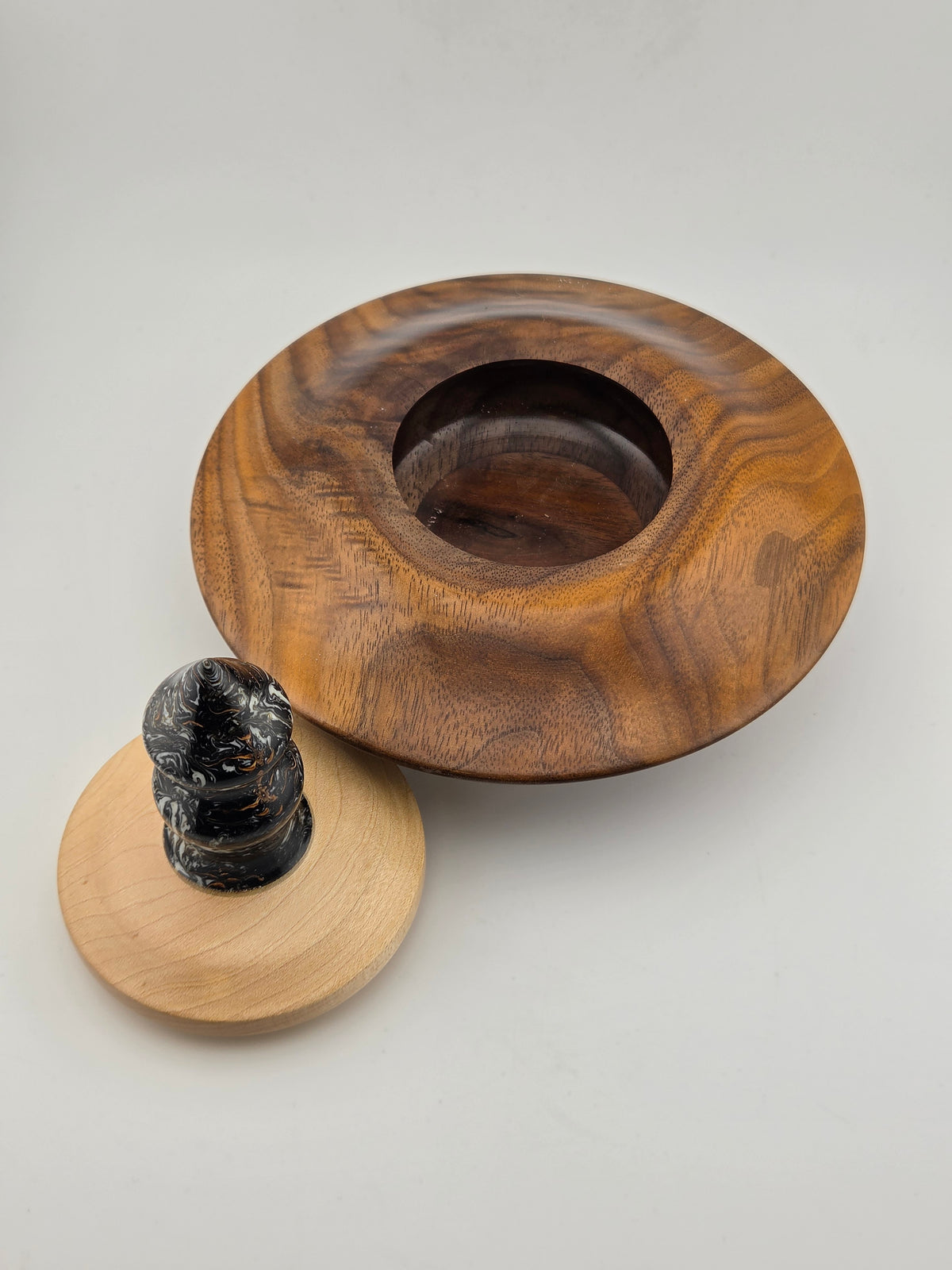 Sm Wal/Maple Lid Vessel