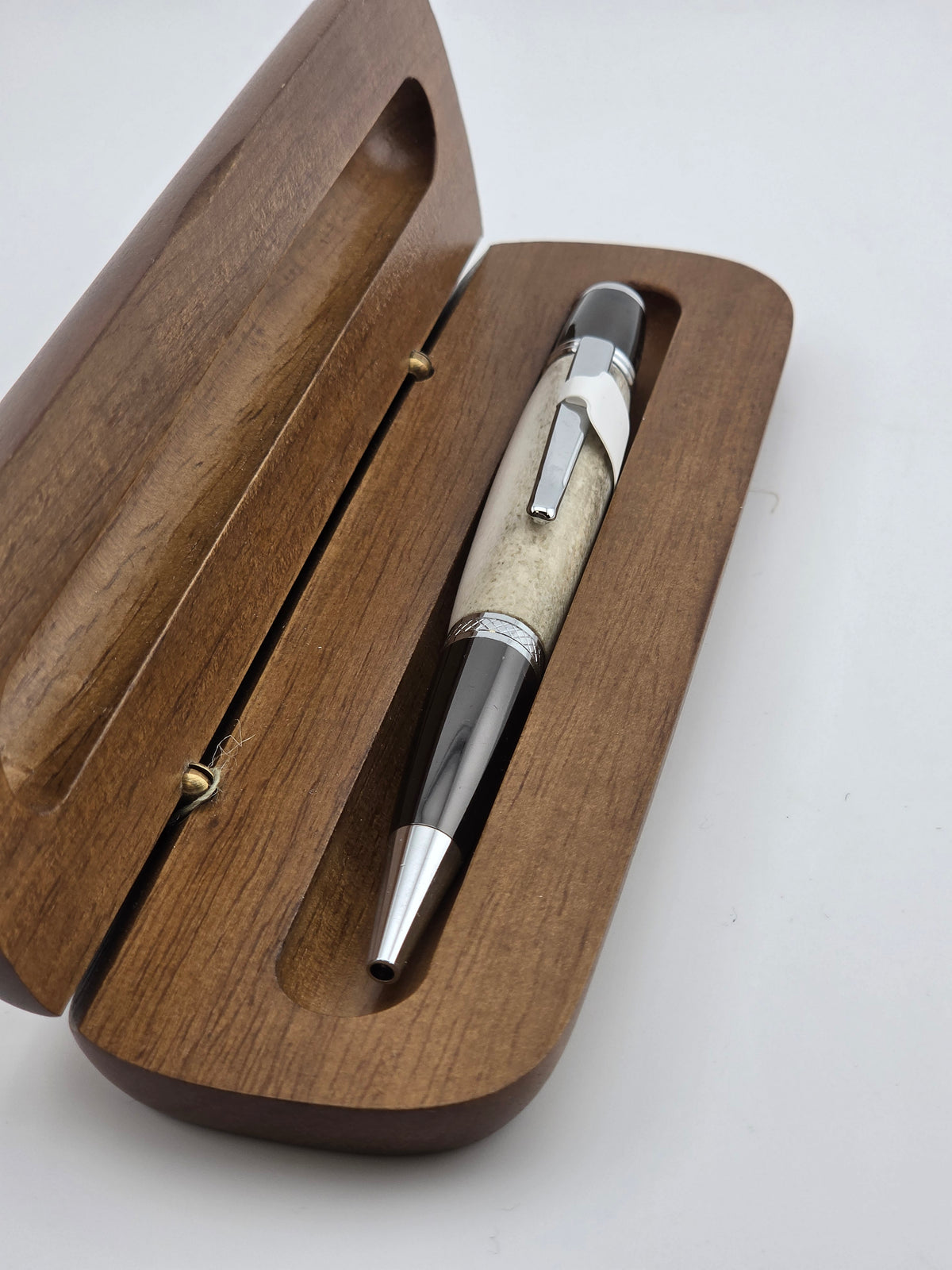TE-04 Deer Antler Twist Pen