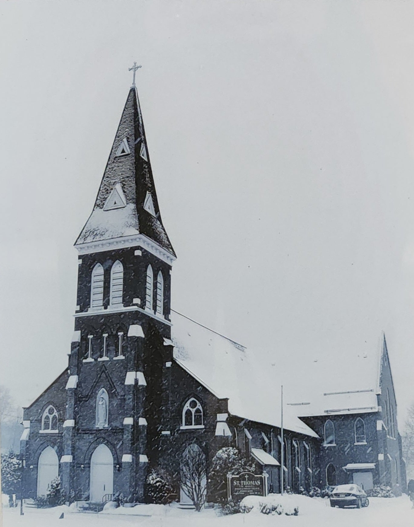 St. Thomas Black & White