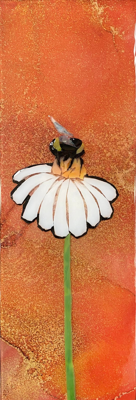 Bee on Daisy Totem