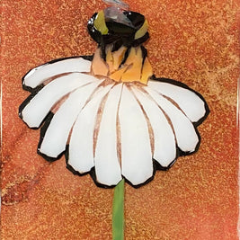 Bee on Daisy Totem